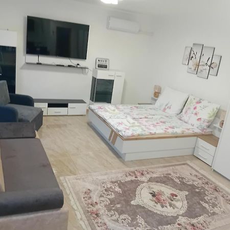 Hangjegy Apartman เดเบรตเซน ภายนอก รูปภาพ