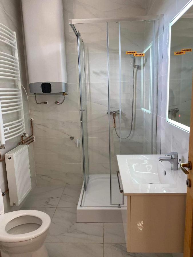 Hangjegy Apartman เดเบรตเซน ภายนอก รูปภาพ